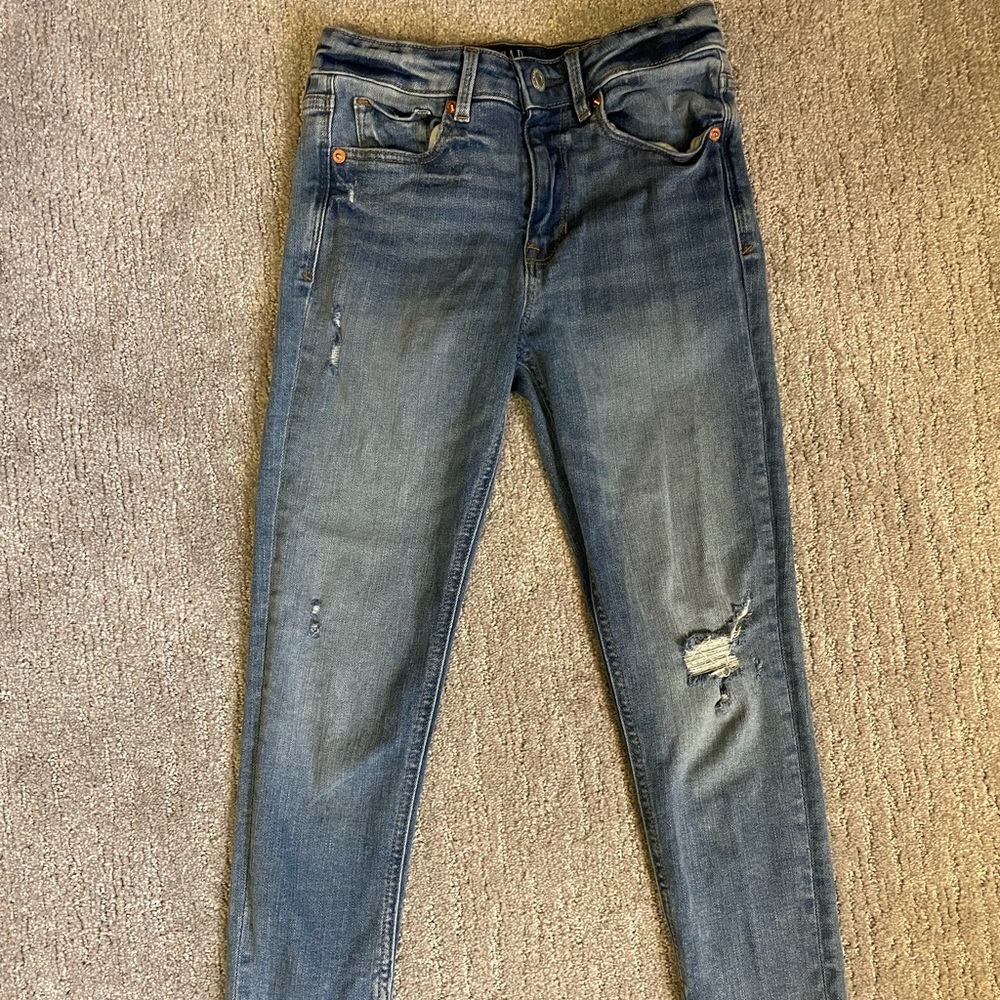Euc Gap ripped jeans
